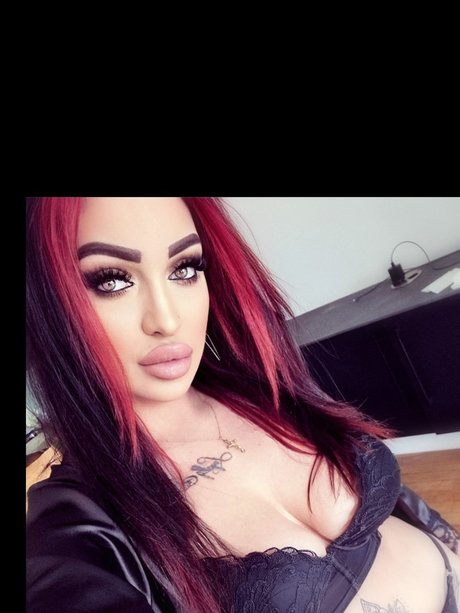 Nahá fotka uniklých OnlyFans od Natasha Floran