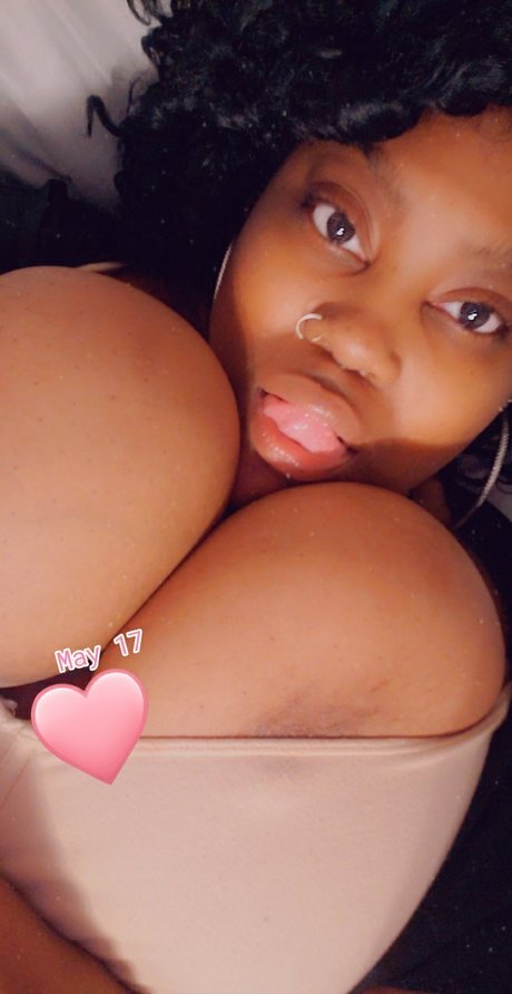 Naken läckt OnlyFans-bild av Freepirit