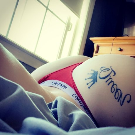 Naken läckt OnlyFans-bild av Cb