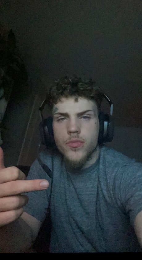 Alasti lekkinud OnlyFans-i pilt Bookiez