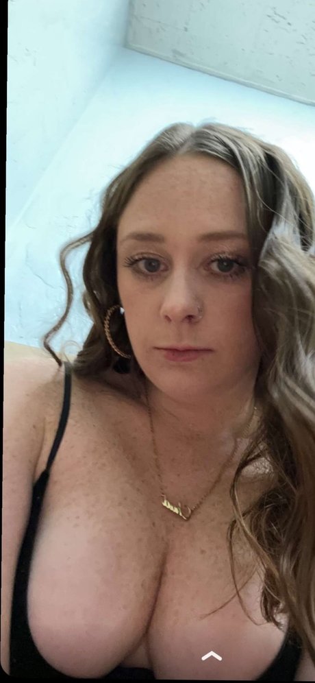 Nahá fotka uniklých OnlyFans od Fiona Trey