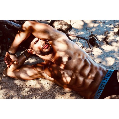 Naken läckt OnlyFans-bild av Freedome