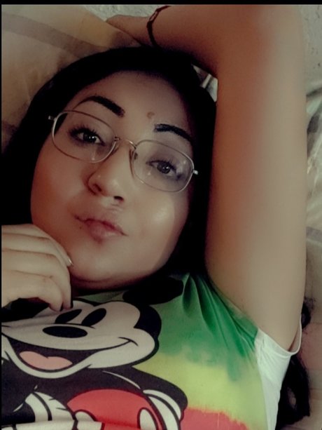 Naakte gelekte OnlyFans-foto van Lucy Barrera
