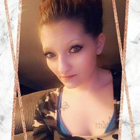 Alaston vuotanut OnlyFans-kuva Courtney  Gabrio