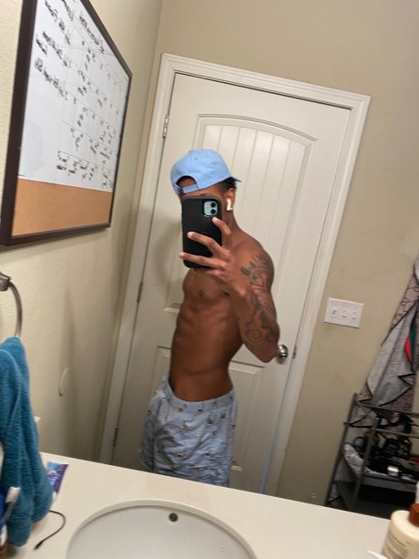 Обнаженная фотография утечки OnlyFans от Sniper