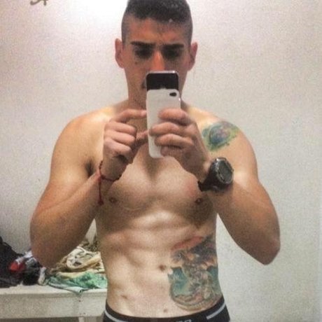 Обнаженная фотография утечки OnlyFans от Fernando Carranza
