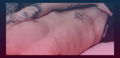 Naakte gelekte OnlyFans-foto van Bad Wolf