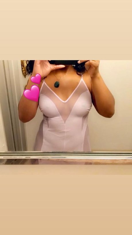 Alasti lekkinud OnlyFans-i pilt Naughty Shy Nerd