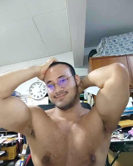 Nahá fotka uniklých OnlyFans od Reflame Woodpost