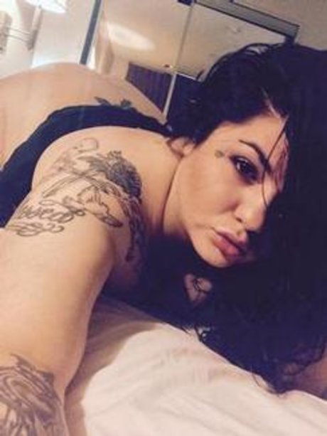 Nella Coxs