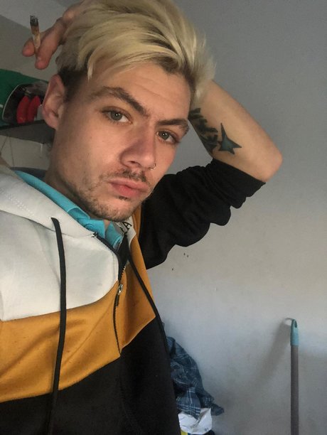 Обнаженная фотография утечки OnlyFans от Dylan Pea Sancho