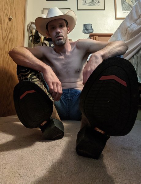 Alaston vuotanut OnlyFans-kuva Cowboy Master 76