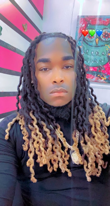 Naken läckt OnlyFans-bild av Hot Boy Summer