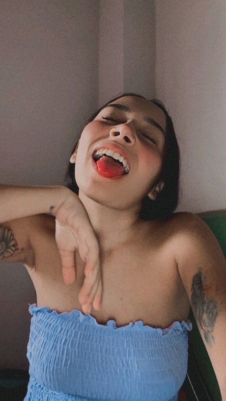 Naken läckt OnlyFans-bild av Alle Fille Petite