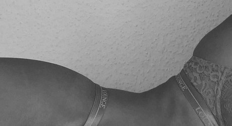 Foto di nudo di fuga di OnlyFans di  