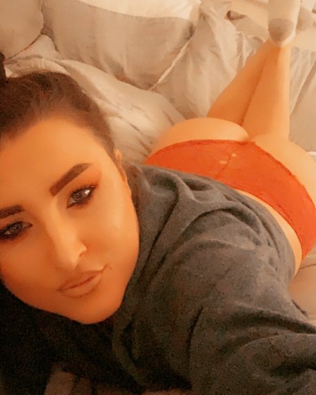 Alasti lekkinud OnlyFans-i pilt Angie B