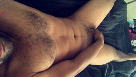 Обнаженная фотография утечки OnlyFans от Thicc Nerd Jock