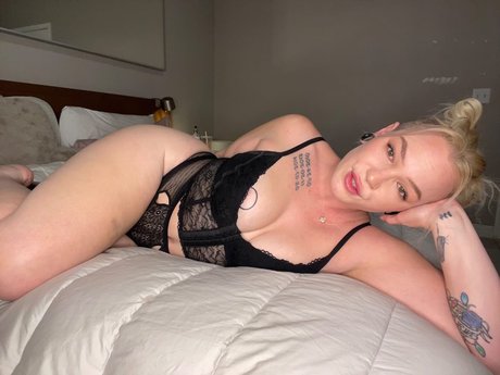 Обнаженная фотография утечки OnlyFans от Neoerotica