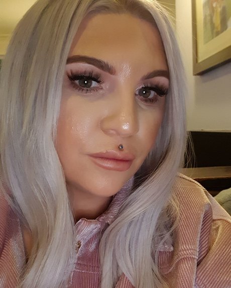 Nahá fotka uniklých OnlyFans od Nelly Sheff