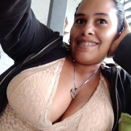 Naken läckt OnlyFans-bild av Nelly Castro