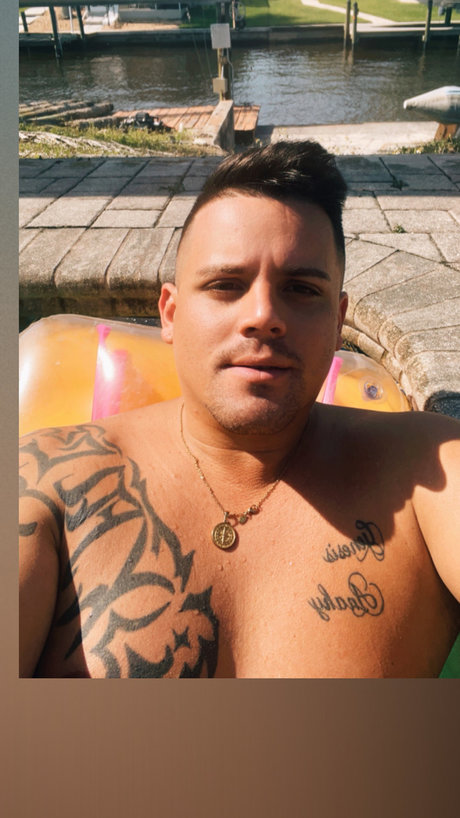 Alaston vuotanut OnlyFans-kuva Donny Clasby