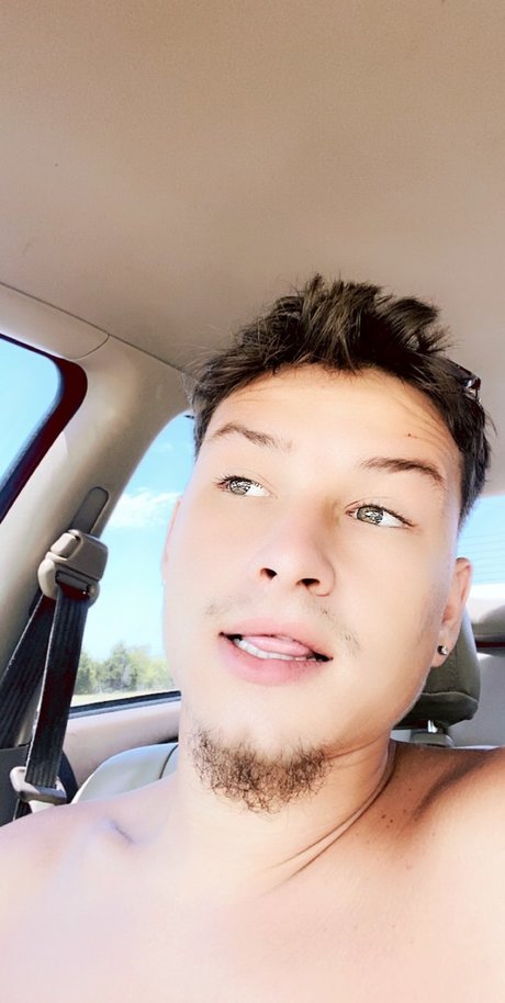 Alaston vuotanut OnlyFans-kuva Daddyd420