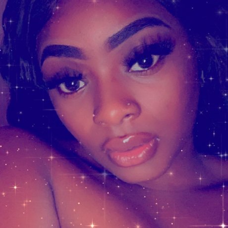 Naken läckt OnlyFans-bild av Taste Like Candy