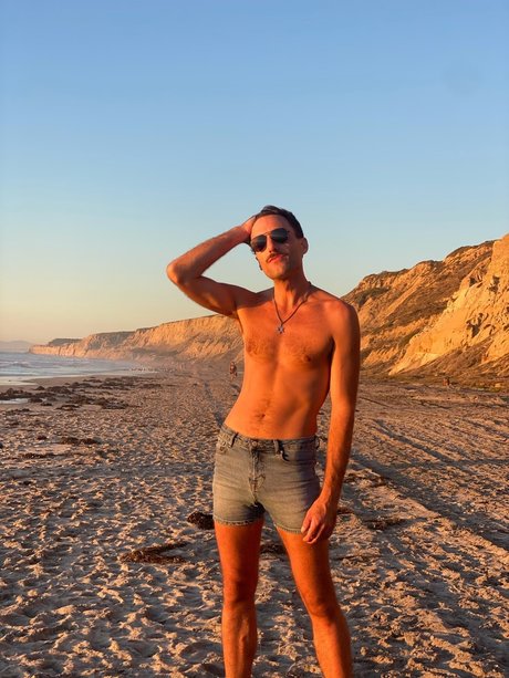 Alasti lekkinud OnlyFans-i pilt David Baxter