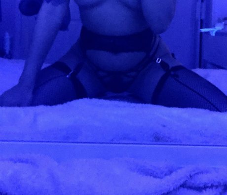 Naken läckt OnlyFans-bild av Bel