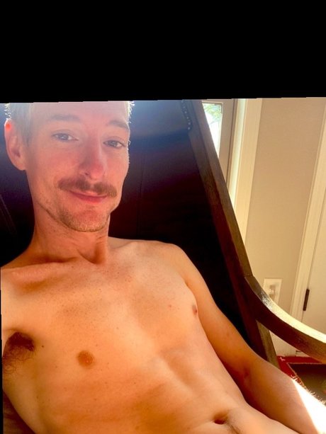 Foto di nudo di fuga di OnlyFans di Joshua Oaks