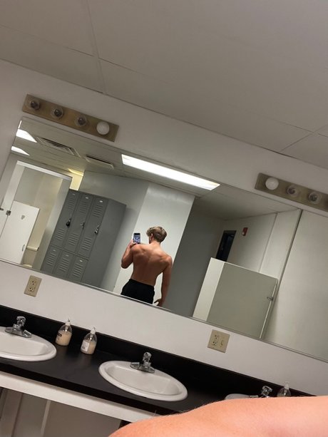 Nøgent lækket OnlyFans-billede af Cameron Gaither