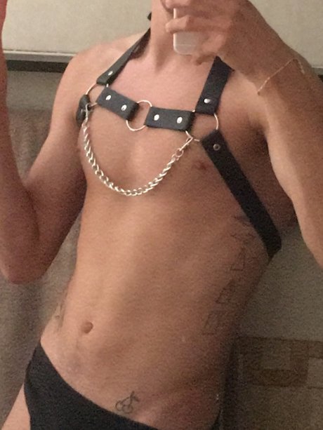 Naken läckt OnlyFans-bild av Henry Renoir