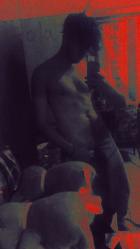 Naakte gelekte OnlyFans-foto van Jonny Vr
