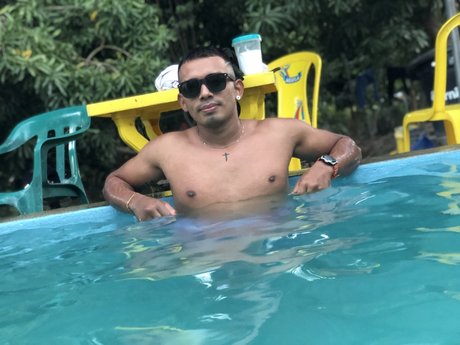 Naken läckt OnlyFans-bild av Nixon Cardenas