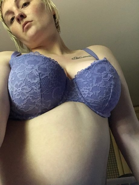 Alaston vuotanut OnlyFans-kuva Nicki Brand