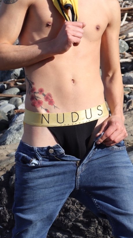 Nahá fotka uniklých OnlyFans od Nicholas A