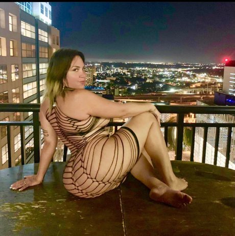 Naakte gelekte OnlyFans-foto van Verotica