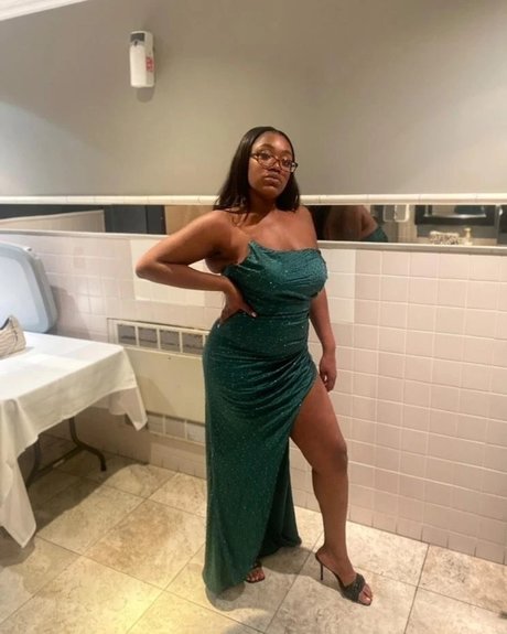 Naken läckt OnlyFans-bild av Big Mama