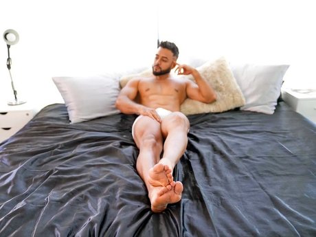Alaston vuotanut OnlyFans-kuva Crfoster