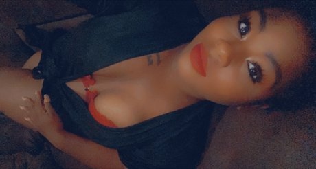 Nahá fotka uniklých OnlyFans od Auti