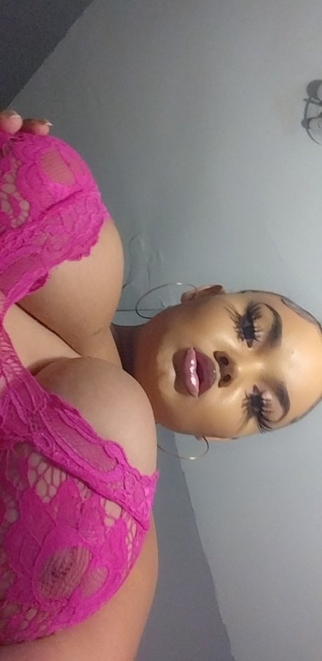 Nahá fotka uniklých OnlyFans od Henny 304