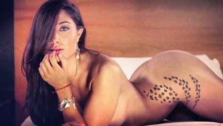 Naken läckt OnlyFans-bild av Beln Lavalln