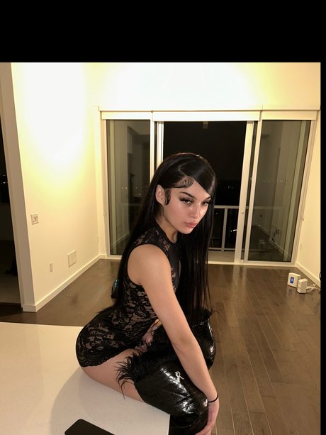 Nøgent lækket OnlyFans-billede af Miss Throat Goat