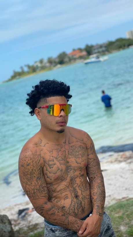 Nahá fotka uniklých OnlyFans od Cubansinsation