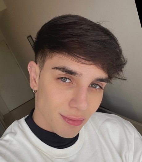 Nahá fotka uniklých OnlyFans od Caio 