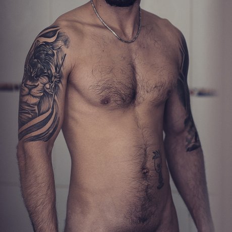Naken läckt OnlyFans-bild av Mr Nocturne