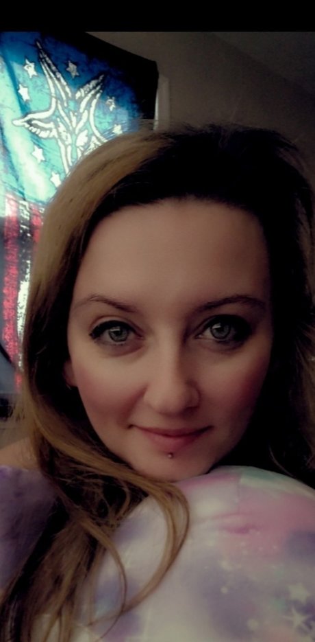 Naken läckt OnlyFans-bild av Nocturnalbird