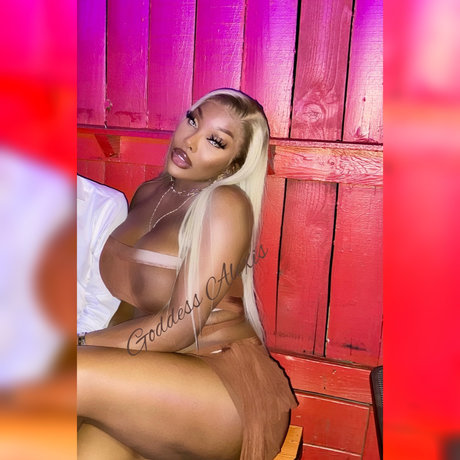 Nahá fotka uniklých OnlyFans od Devinealexis