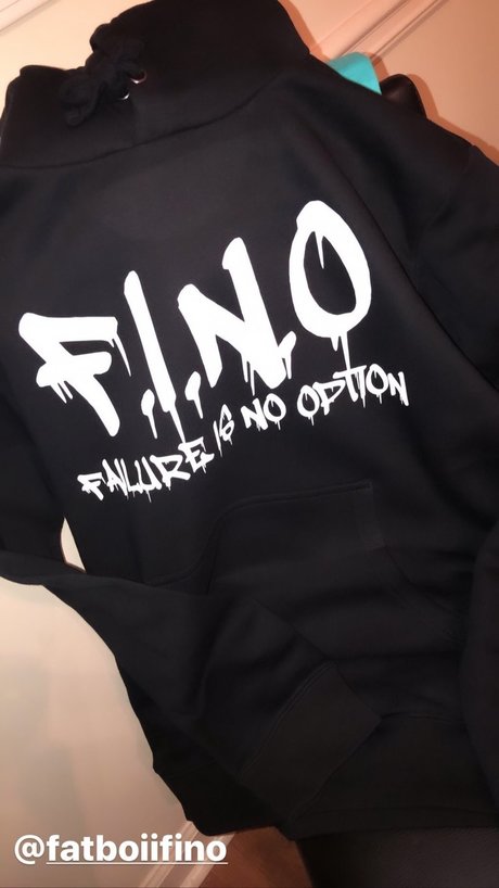 Naken läckt OnlyFans-bild av Bigg Fino