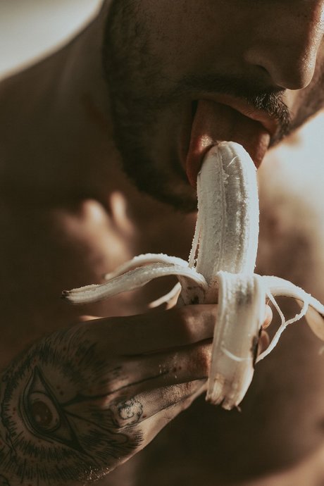Naakte gelekte OnlyFans-foto van Alternativa 18